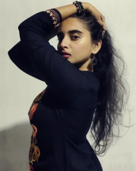 Tharakshi Actress is a well-known Indian actress and model