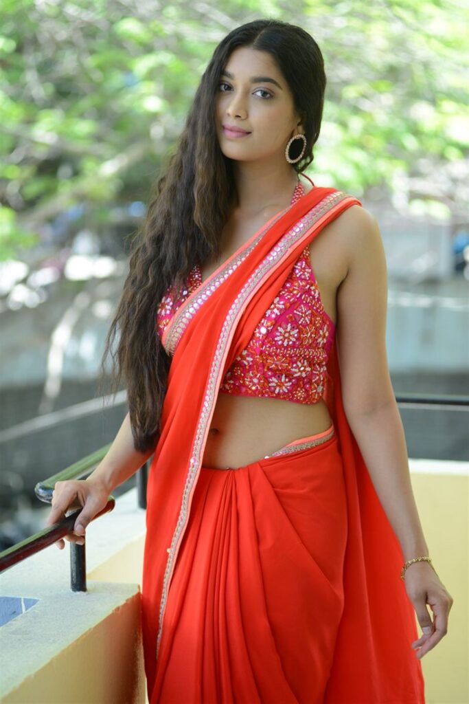 Hot aunty blouse 3