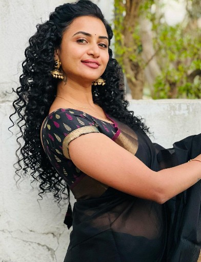 Janani Ashok kumar hot 10