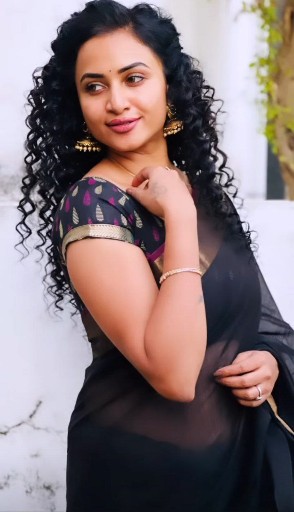 Janani Ashok kumar hot 11