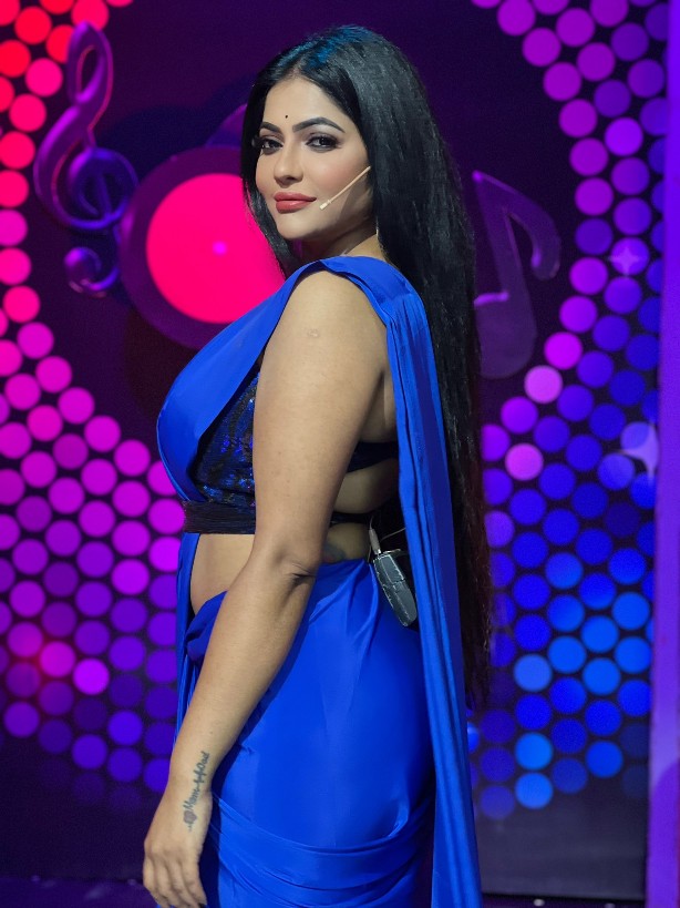 reshma pasupuleti hot blue saree Reshma Pasupuleti hot photos in saree