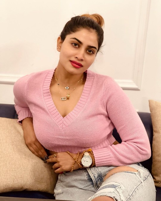 shivani narayanan hot 11