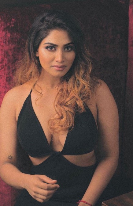 shivani narayanan hot 33