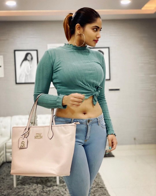 shivani narayanan hot 37