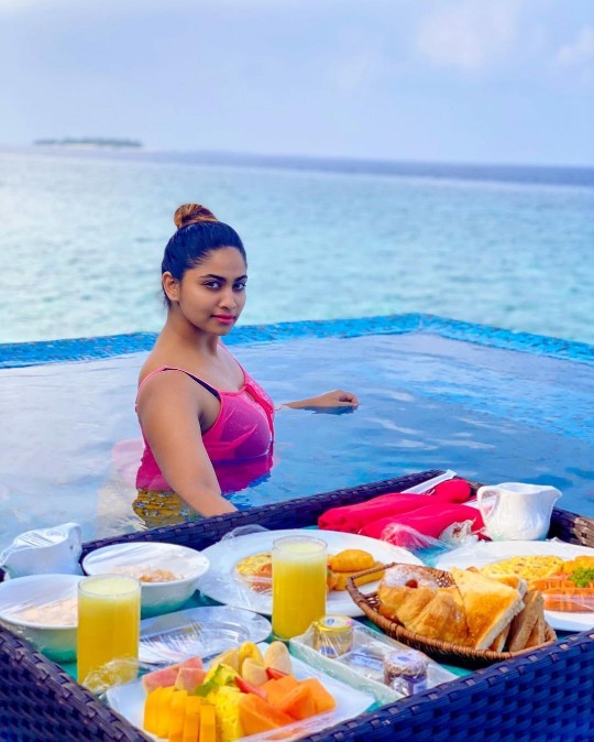 shivani narayanan hot 40