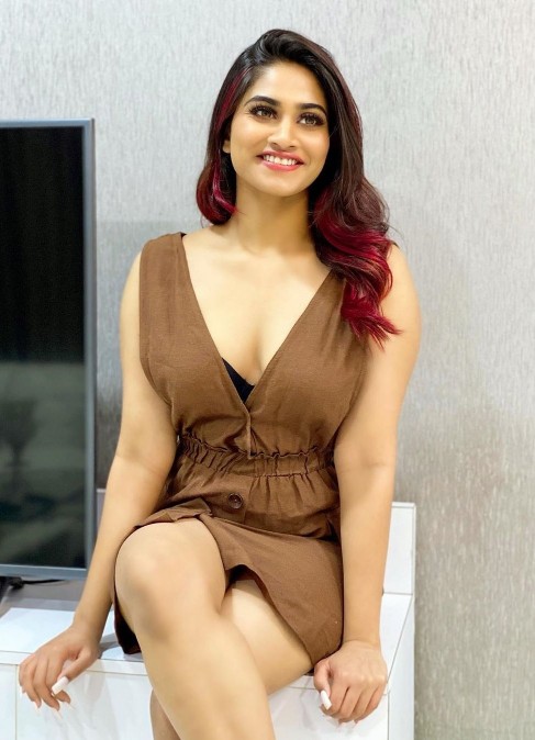 shivani narayanan hot 6