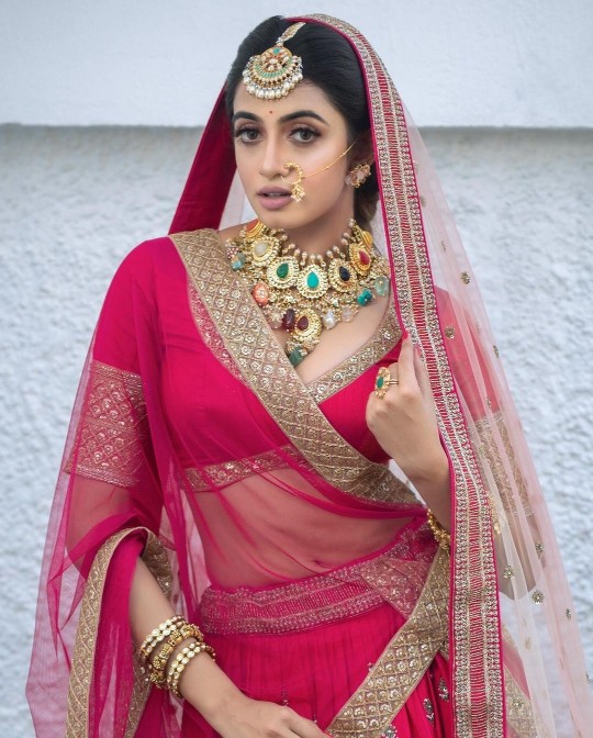 Manasa chowdary hot in traditional dress