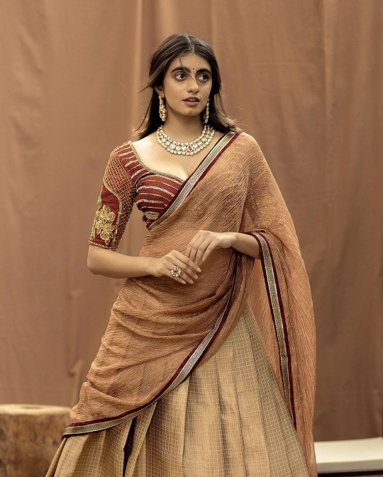 Manasa chowdary hot in saree
