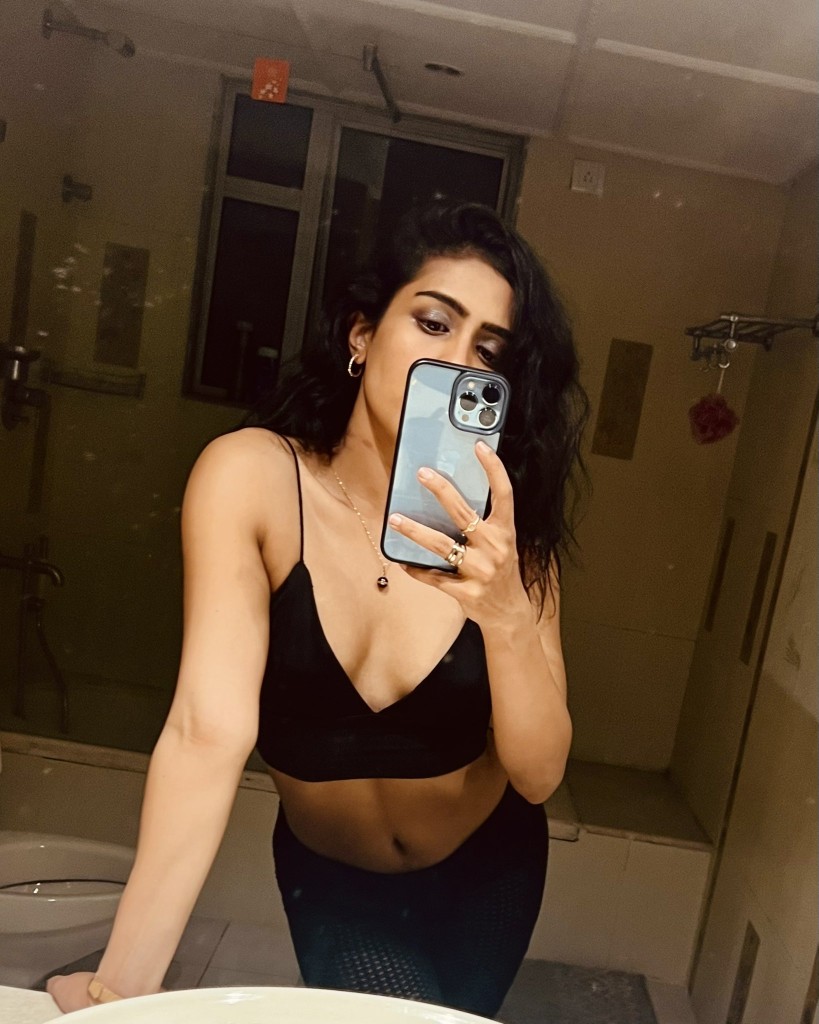 Samyuktha hegde hot Samyuktha hegde hot samyuktha hegde armpit navel hd photos in bikini